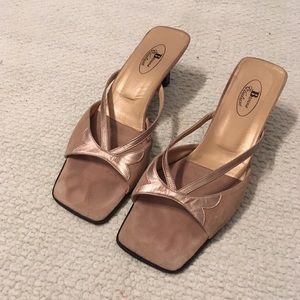 Browns cappuccino color suede kitten heels